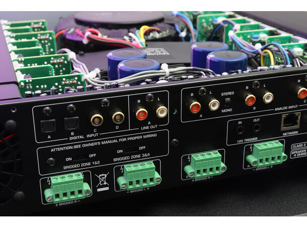 Rotel C8+ Multikanalseffektforsterker med DAC 
