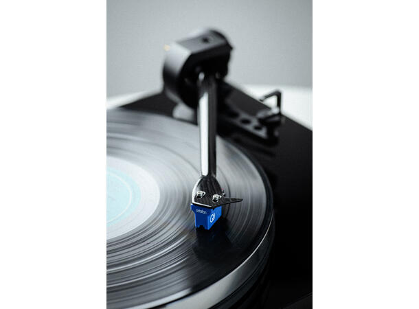 Pro-Ject X8 B - sort piano High-end platespiller, uten pickup 