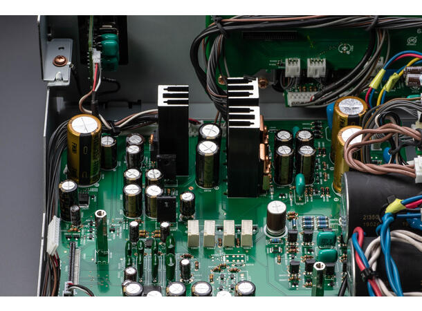 Marantz Model 40n - Sølvgull Integrert forsterker med innebygget HEOS 