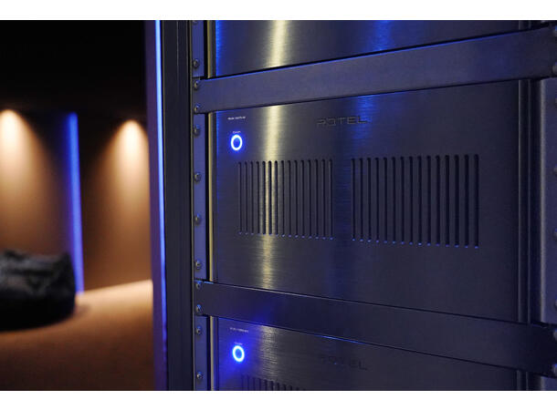 Rotel RMB-1585 MKII - Sølv 5-kanals effektforsterker 