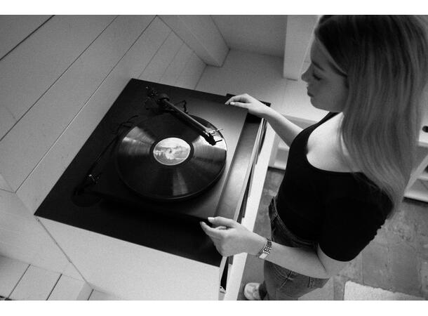 Pro-Ject Colourful Audio System E - gul Alt-i-ett komplett stereoanlegg 