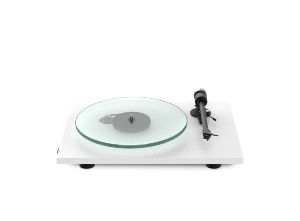 Pro-Ject T2 - hvit silkematt Med Sumiko Black Rainier pickup 