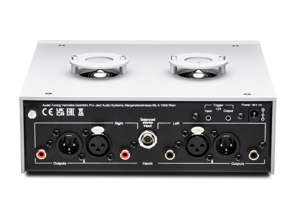 Pro-Ject Tube Box DS3 B - sølv Balansert RIAA-trinn med rør - MM/MC 