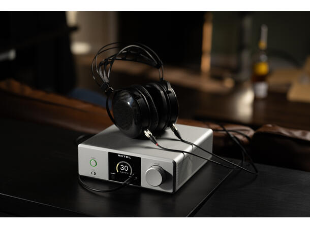 Rotel DX-3 - sølv Hodetelefonforsterker 