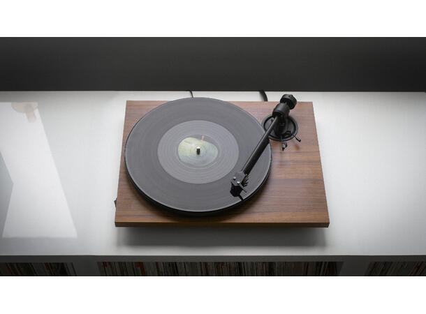 Pro-Ject E1.2 Phono - valnøtt Platespiller med innebygd  RIAA-trinn 