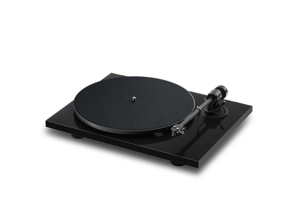 Pro-Ject E1.2 Phono - sort piano Platespiller med innebygd  RIAA-trinn 