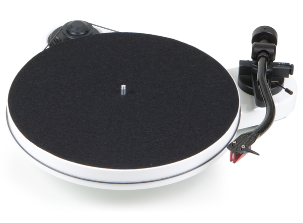 Pro-Ject  RPM 1 Carbon - hvit Platespiller med 2M Red pickup 